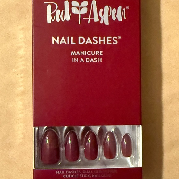 Red Aspen Nail Dashes - Twila in the Twilight - Picture 1 of 3
